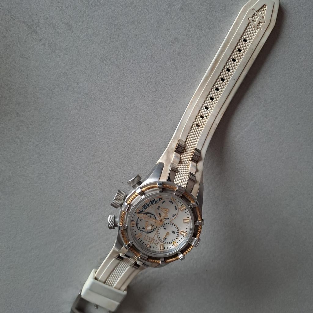 Montre Invicta Reserve, Enlèvement