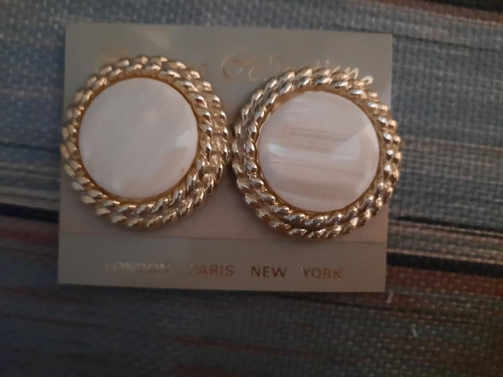 Vintage oorbellen, Handtassen en Accessoires, Oorbellen, Ophalen of Verzenden, Zo goed als nieuw, Grijs