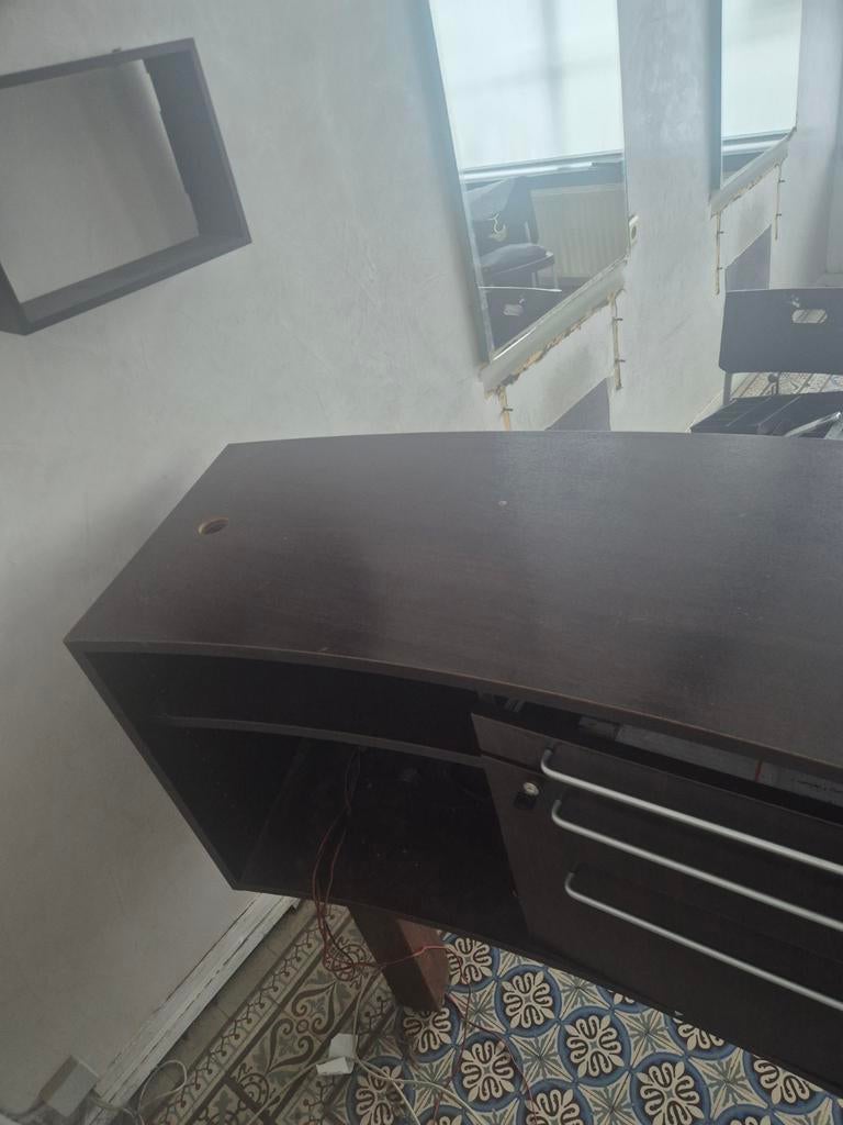 Comptoir vrai bois, Enlèvement