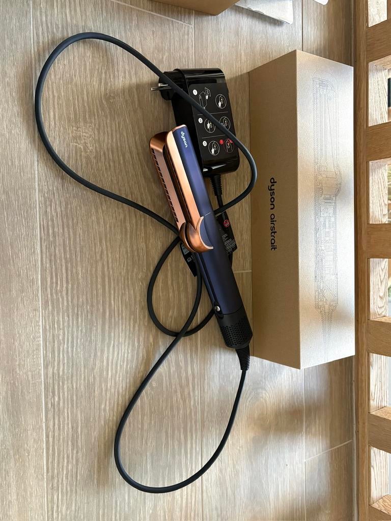 Dyson Airstrait, Handtassen en Accessoires, Uiterlijk | Haarverzorging, Ophalen of Verzenden, Zo goed als nieuw