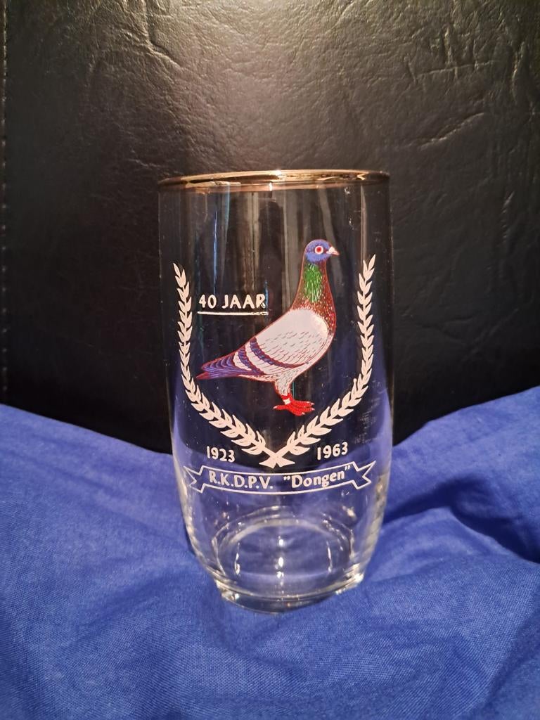 Verre anniversaire 63 ans R.K.D.P.V. Dongen, Animaux & Accessoires, Pigeon voyageur