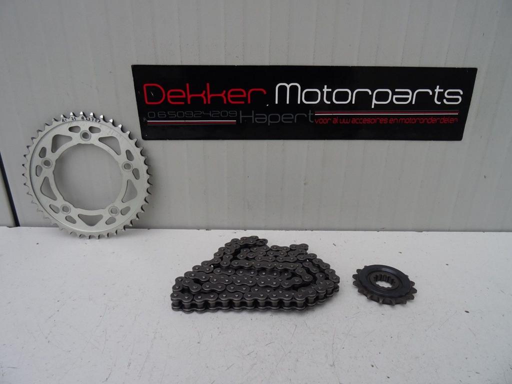 Originele Ketting + Tandwielen Yamaha YZF R1 2015-2020-2025, Enlèvement ou Envoi, -, -, -