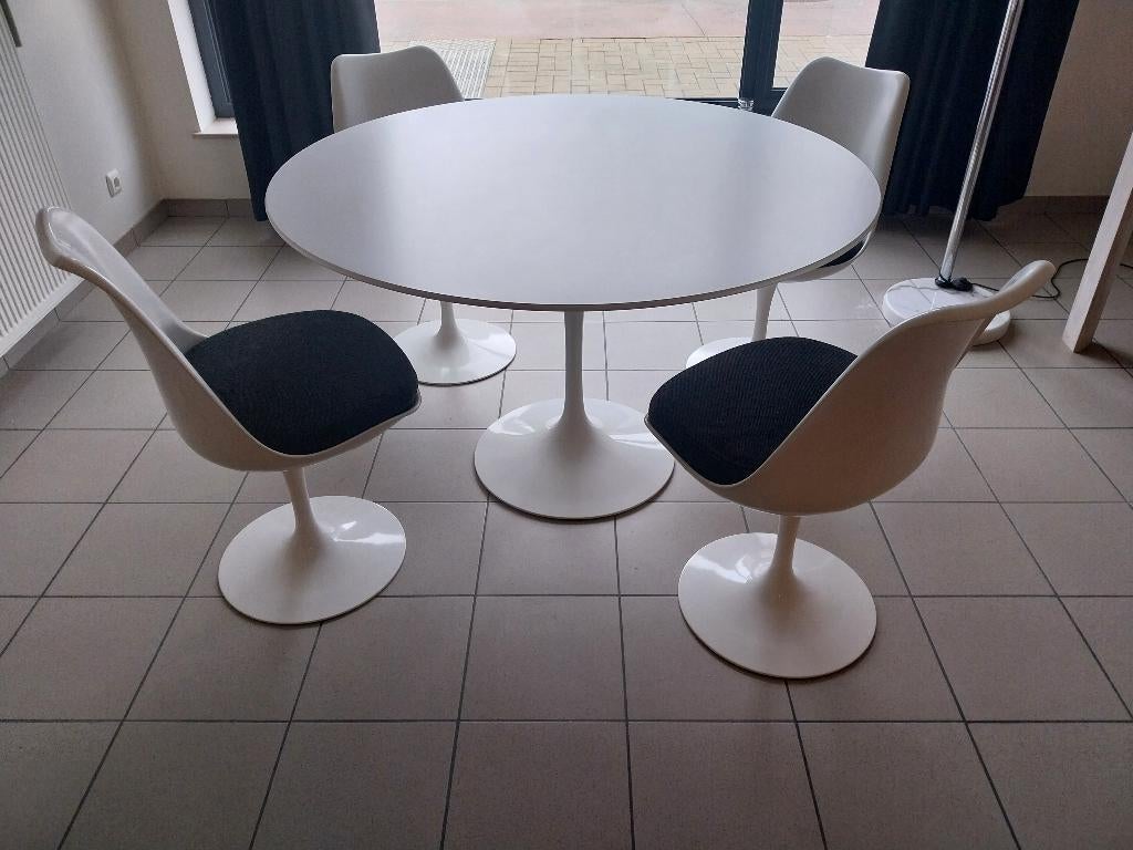 Knoll Saarinen  tafel + Knoll stoelen, design set, Antiek en Kunst, Ophalen