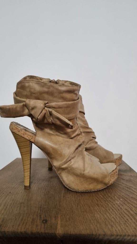 Sandales / bottines TAXI – Taille 38 – Très bon état, Enlèvement ou Envoi, Beige, Boots et Botinnes, Porté