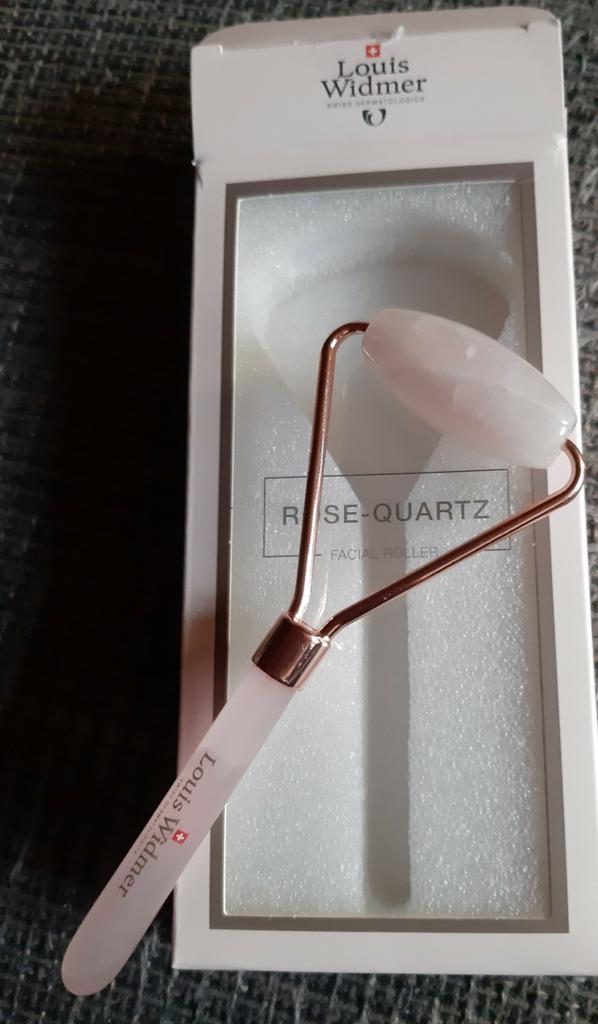 NIEUW quartz facial roller, Handtassen en Accessoires, Ophalen, Nieuw
