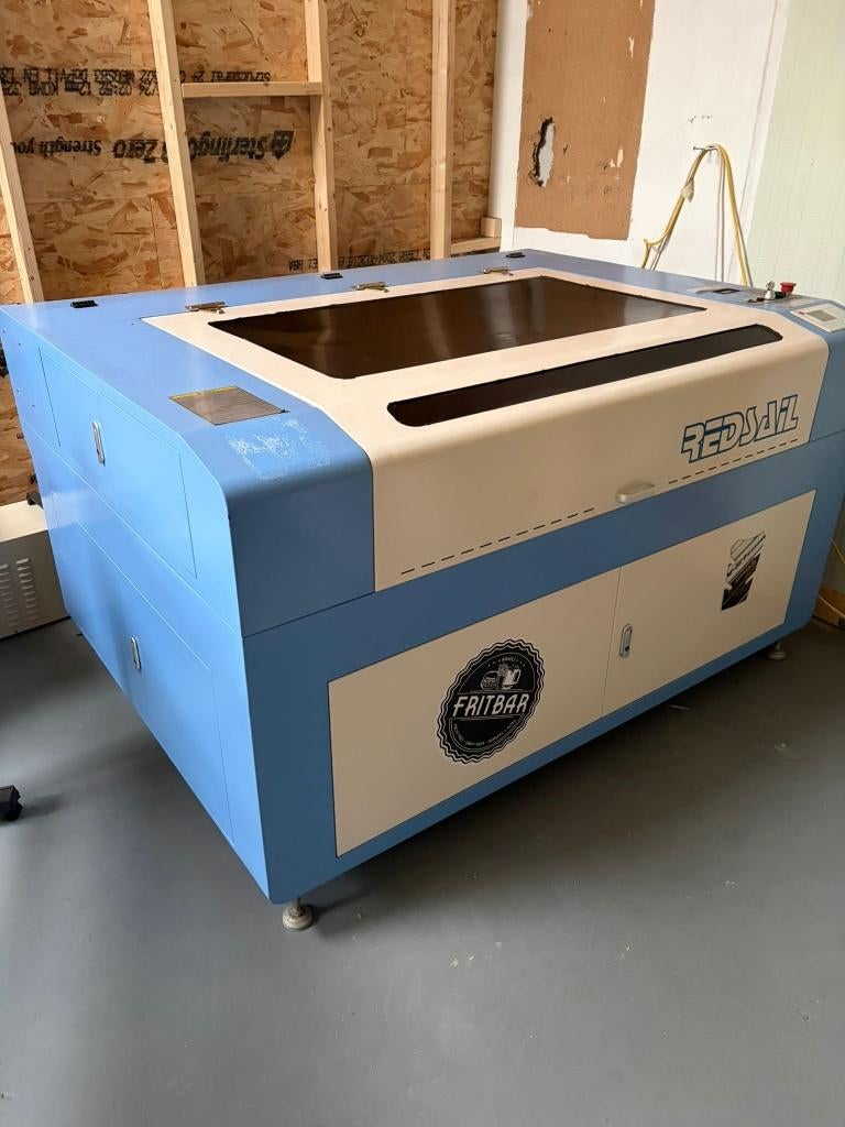 co2 Laser Cutter, Ophalen, Zo goed als nieuw, Minder dan 150 ampère, CO2