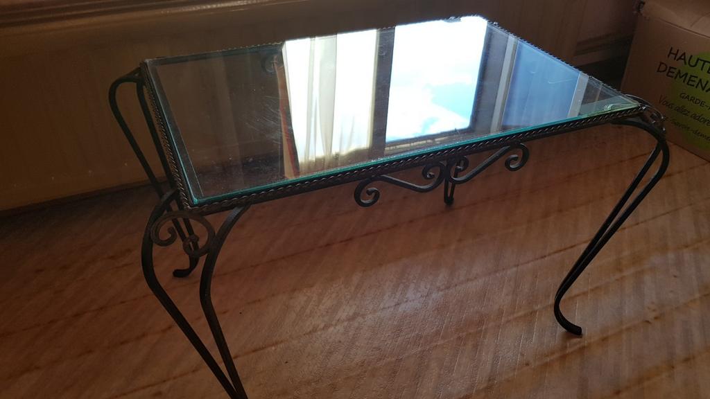 Table fer forgé fait maison , plateau verre, 25 à 50 cm, Fer forgé verre, 50 à 100 cm, Comme neuf