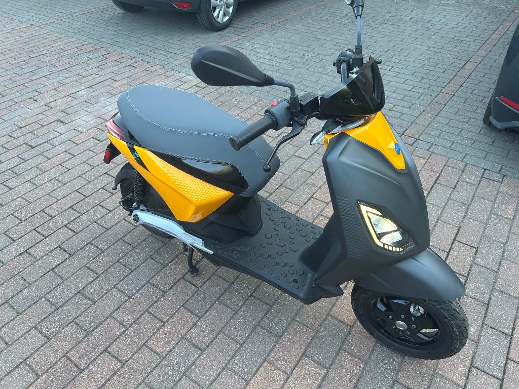 Piaggio one classe A 25km/h, Ophalen, Elektrisch, Klasse A (25 km/u), Zo goed als nieuw