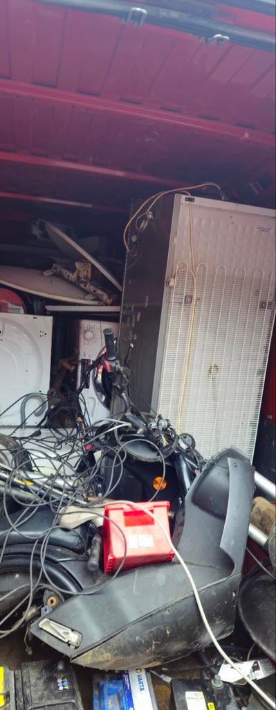 Bonjour jai vous débarrasse tous les ferrailles gratuitement, Auto-onderdelen, Vrachtwagen-onderdelen, Ophalen