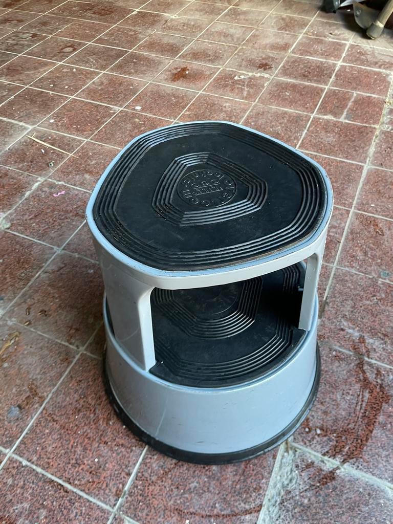 Zitkurk Kurk. Stoelen met wielen 3 s, Huis en Inrichting, Ophalen, Drie, Zitkruk. Mobiel, met wielen, geschikt om op schappen t