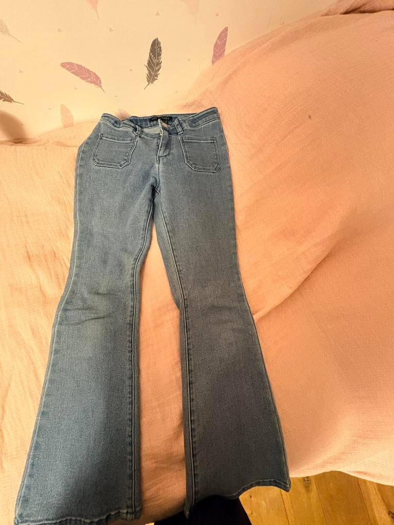Jeans Flare , 10-12 ans .ikks, Enlèvement, Comme neuf