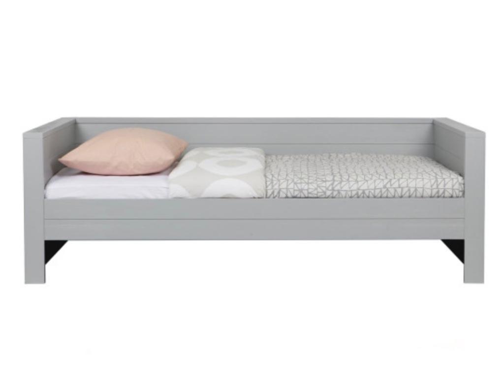 Bed , nachtkastje en bureau, Enlèvement, Utilisé, Une personne