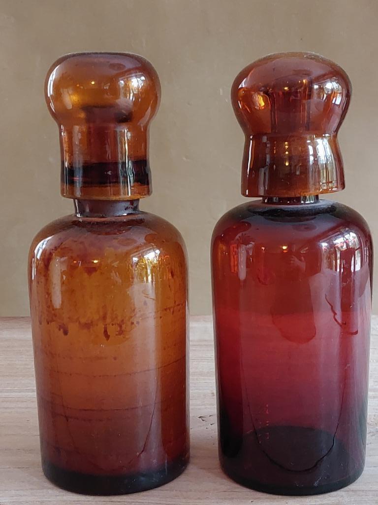 bouteilles de pharmacie anciennes avec bouchons de sécurité, Antiquités & Art, Enlèvement ou Envoi
