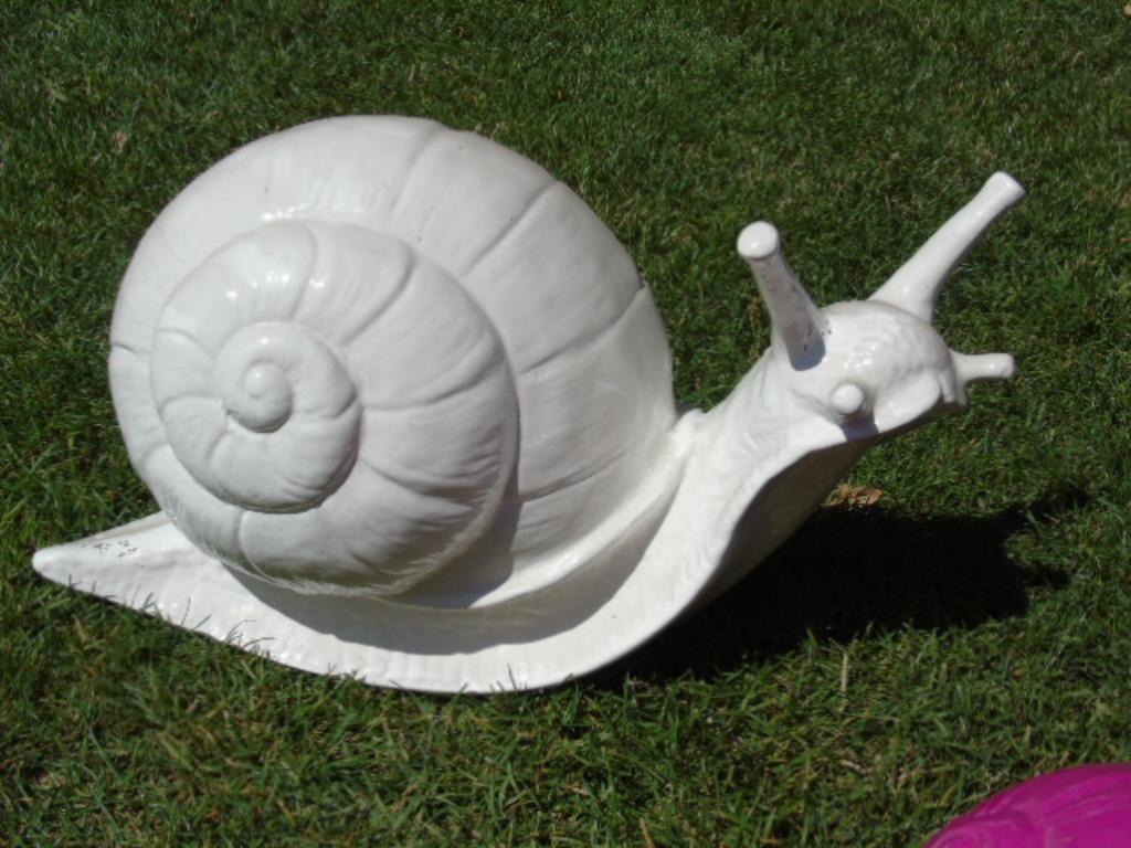 XXL beeld van een witte slak, Tuin en Terras, Tuinbeelden, Zo goed als nieuw, Dierenbeeld, Kunststof, Ophalen