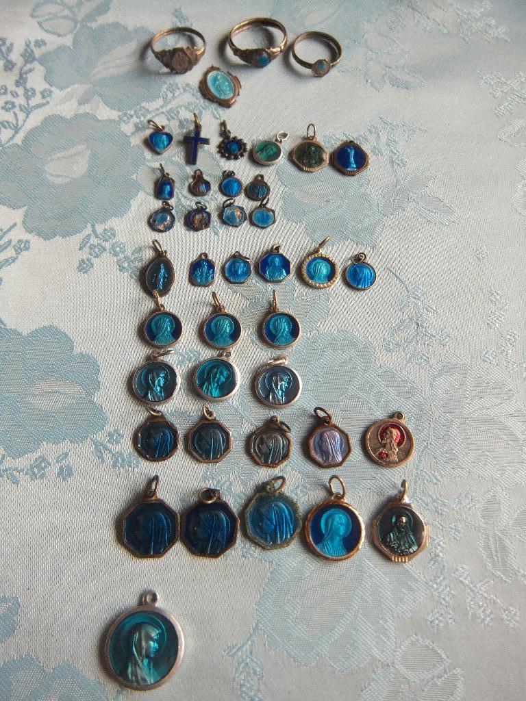 set de médailles, Collections, Enlèvement ou Envoi, Comme neuf, Bijoux, Christianisme | Catholique