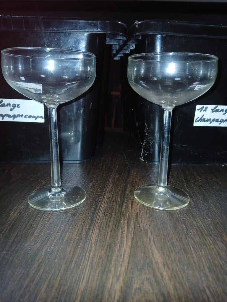 Champagneglazen, Ophalen