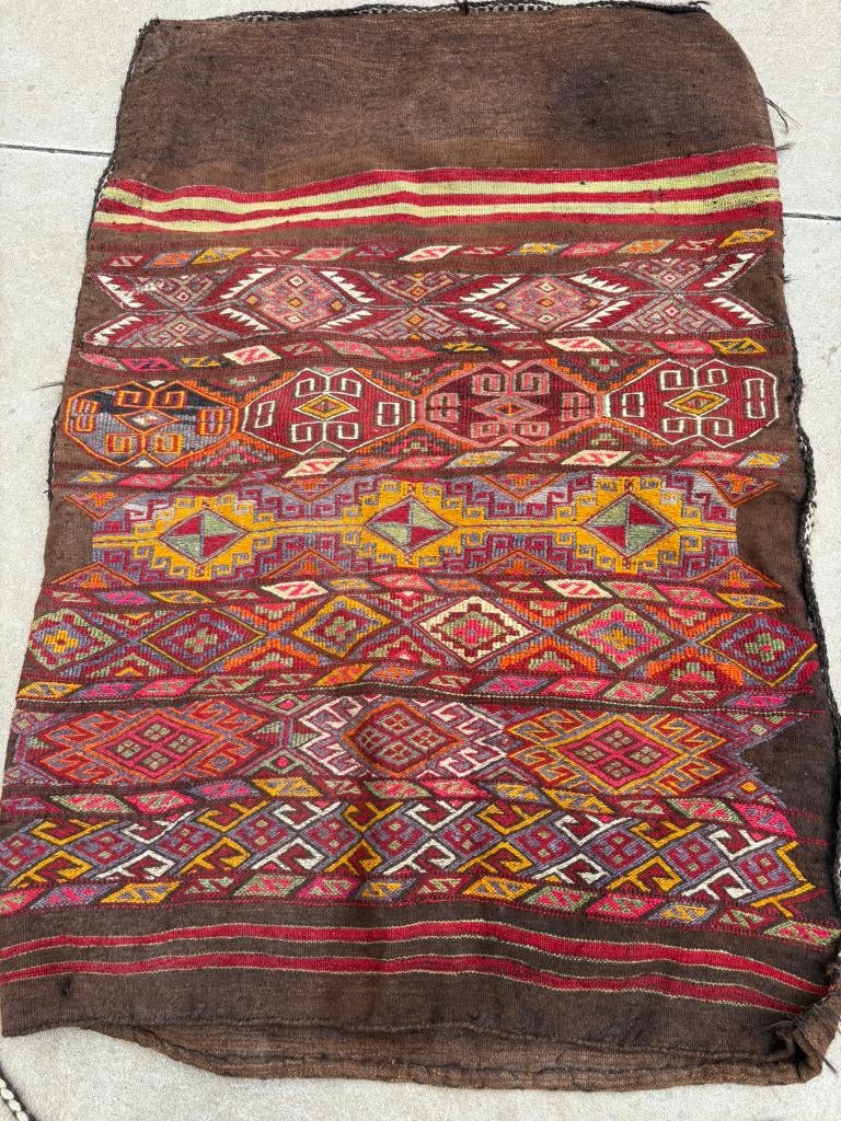 Antiek Koerdisch handwerk, Ophalen