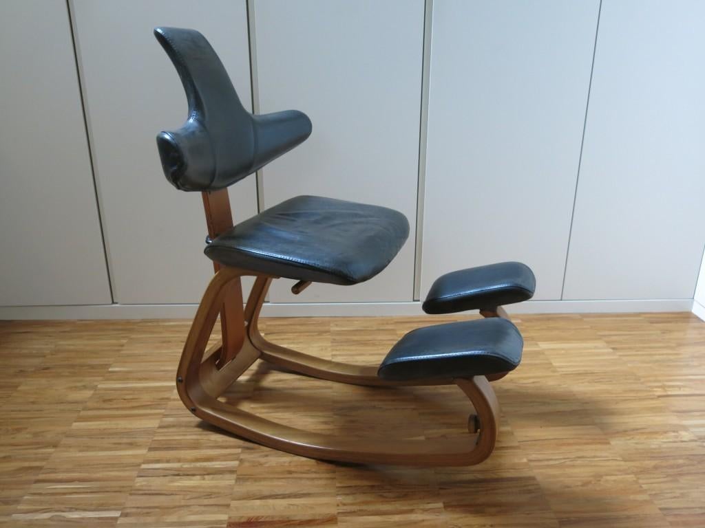 Fauteuil de bureau en cuir Stokke (Varier) Thatsit (Genoux), Maison & Meubles, Chaises de bureau, Enlèvement, Utilisé, Noir, Chaise de bureau