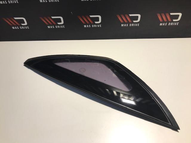 Mitsubishi 3000GT zijruit rechts, Utilisé