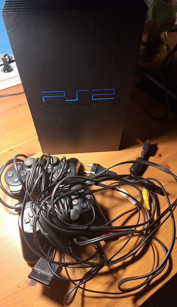 Playstation 2 werkende staat, Games en Spelcomputers, Spelcomputers | Sony PlayStation 2, Ophalen, Gebruikt, Met 2 controllers