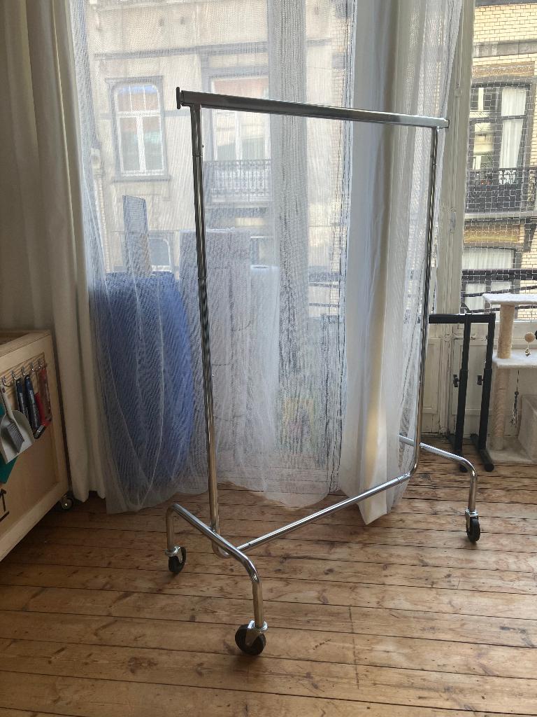 Tringle à vêtements pro / Pro clothing rack, Enlèvement, Comme neuf