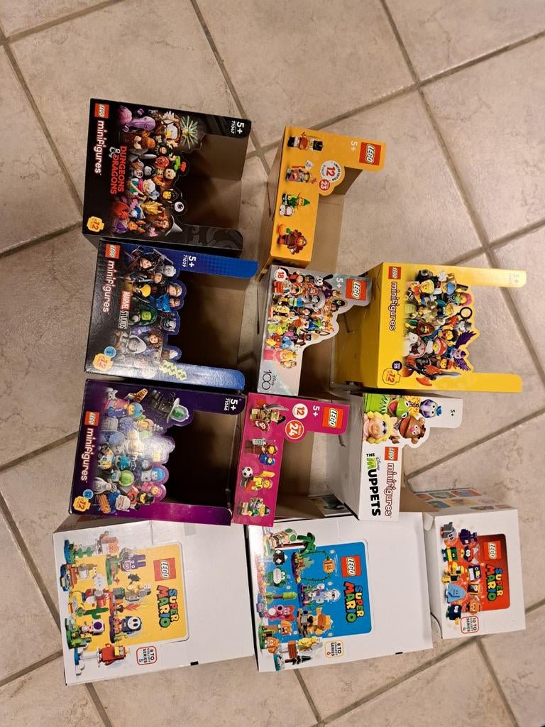 Boîtes vides de figurines Lego, Enlèvement, Lego