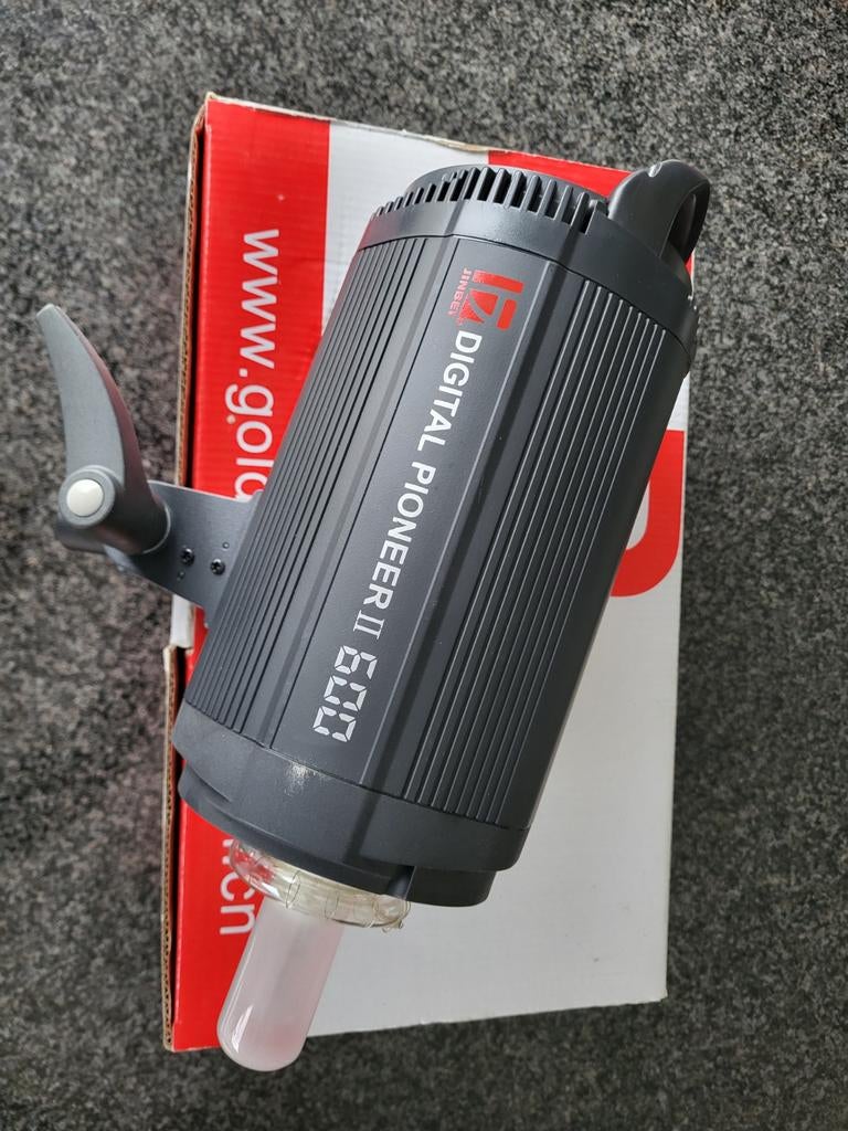 Jinbei Digital Pioneer II 600 Studioflits, Ophalen