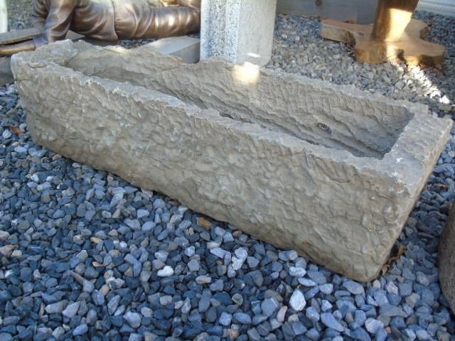 bac auge en pierre bleu , jardinière , voir photos !!!!, Jardin & Terrasse, Bacs à fleurs & Jardinières, Utilisé, Pierre, Intérieur