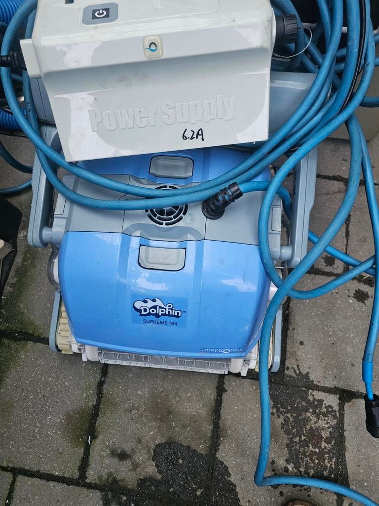 Zwembad robot dolphin m4, Jardin & Terrasse, Accessoires de piscine, Enlèvement