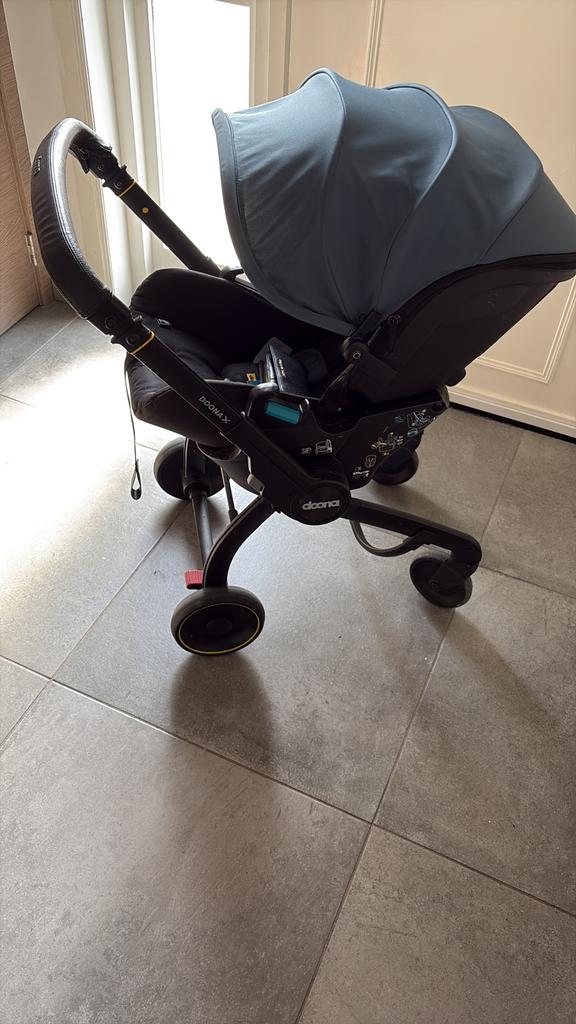 Siege-auto & poussette Doona x i-size, Kinderen en Baby's, Ophalen, Zo goed als nieuw