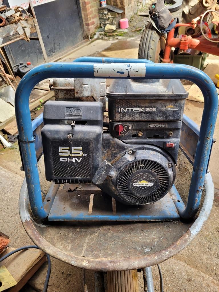 Construction, Bricolage & Construction, Enlèvement, Utilisé, Moins de 5 kVA, Essence