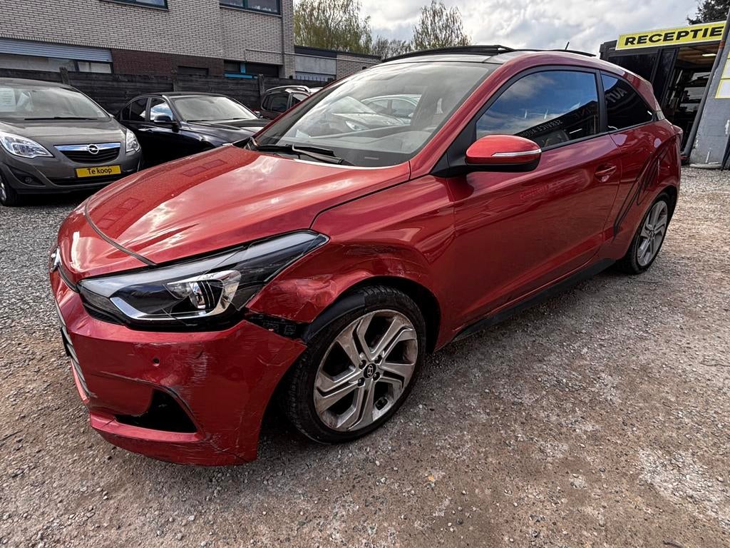 Hyundai i20/ 1.2 benzine/coupe sport/opendak/navi/met schade, Autos, Achat, Euro 6, Entreprise, Boîte manuelle