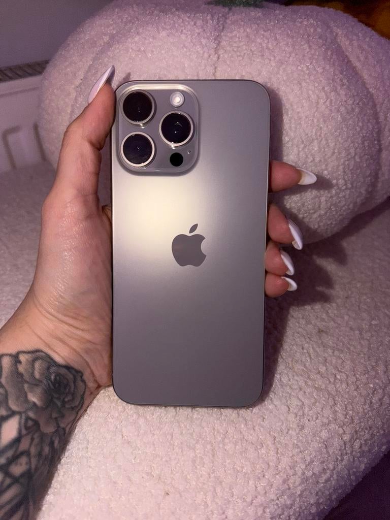 Iphone 15 pro max 256Go Titane Naturel, Telecommunicatie, Mobiele telefoons | Hoesjes en Screenprotectors | Apple iPhone, Ophalen