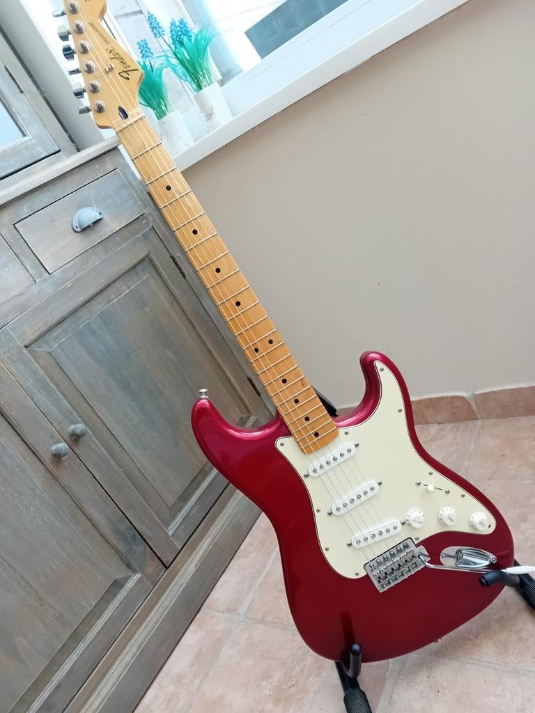 Fender Stratocaster (MIM, 2015), Musique & Instruments, Enlèvement, Comme neuf, Solid body, Fender