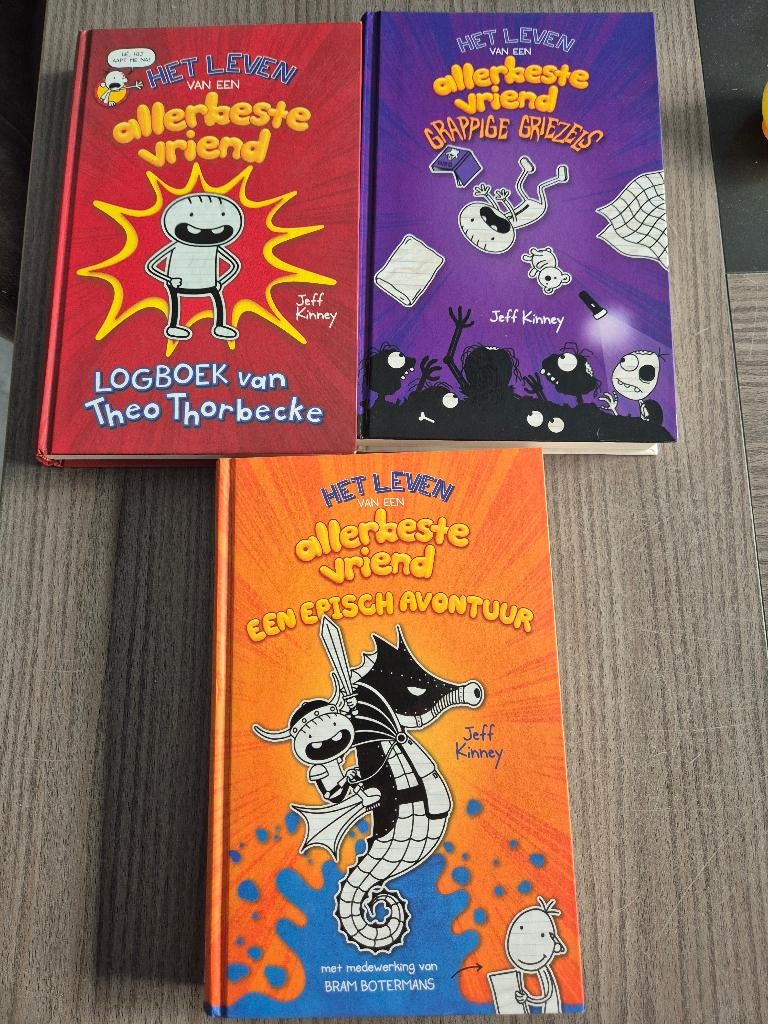 Boeken 'Het leven van een allerbeste vriend' - Jeff Kinney, Boeken, Ophalen of Verzenden, Gelezen, Fictie
