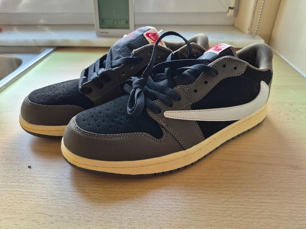 Travis Scott x Air Jordan 1 low moka taille 43, Vêtements | Hommes, Chaussures, Neuf, Enlèvement ou Envoi, Autres couleurs, Jordan (Nike)