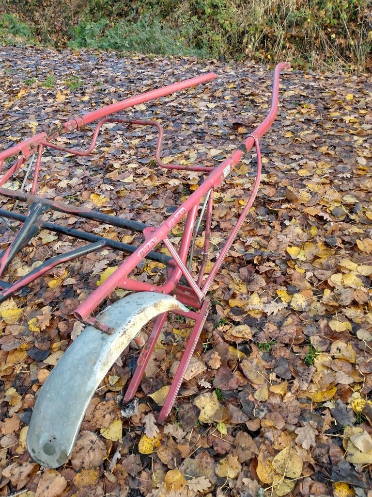 Te koop geveerde frame voor trainings sulky bieden, Enlèvement