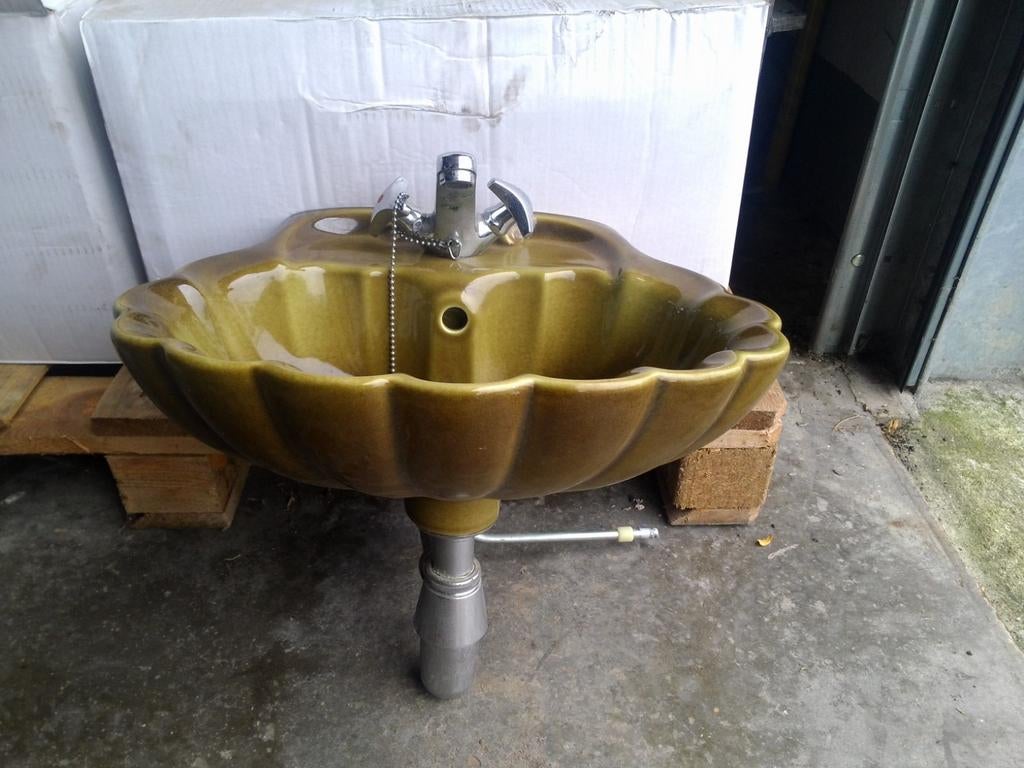 Lavabo pour toilettes, Enlèvement, Robinet