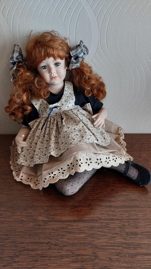 Porseleinen pop, Ophalen of Verzenden, Pop