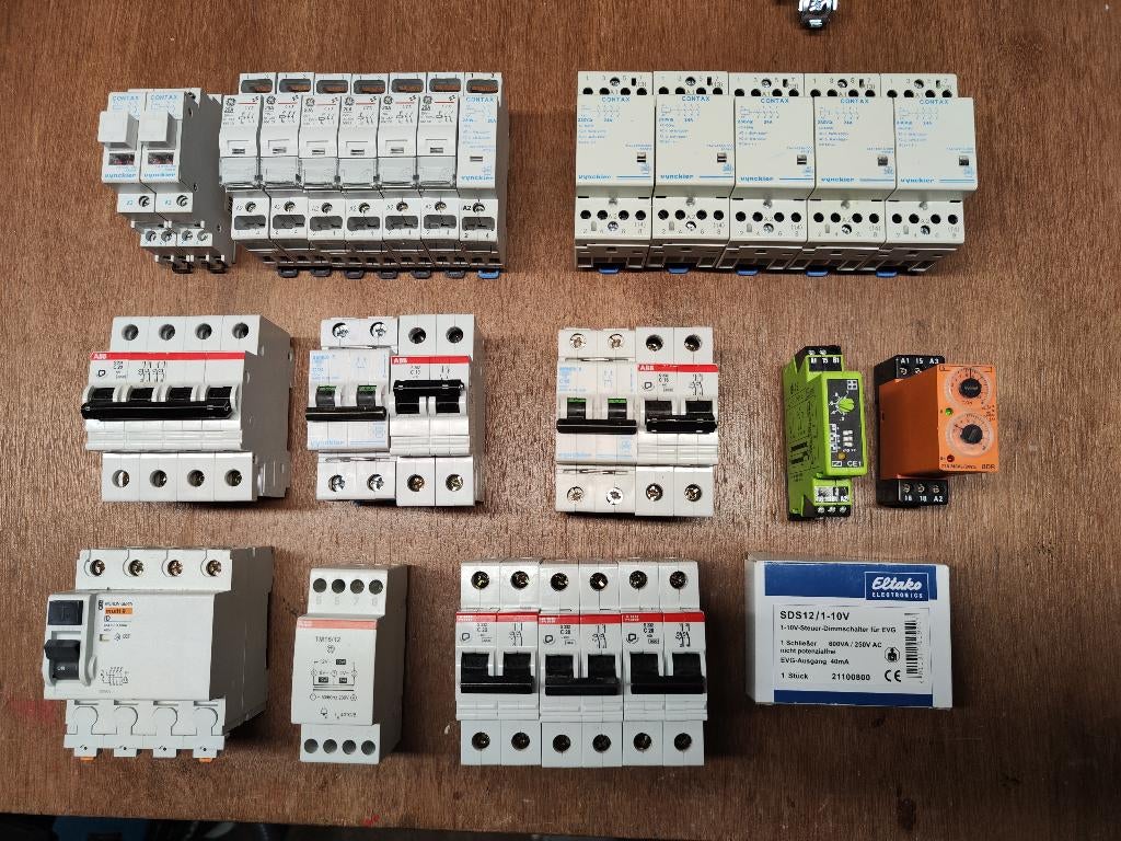 Allerlei elektrotechnisch materiaal Vynckier/ABB., Doe-het-zelf en Bouw, Ophalen of Verzenden, Gebruikt, Overige typen