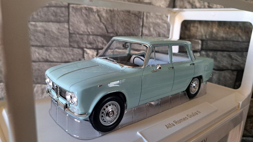 Alfa Romeo Guilia ti 1964 1/18éme, Neuf, Enlèvement ou Envoi, Voiture, Norev