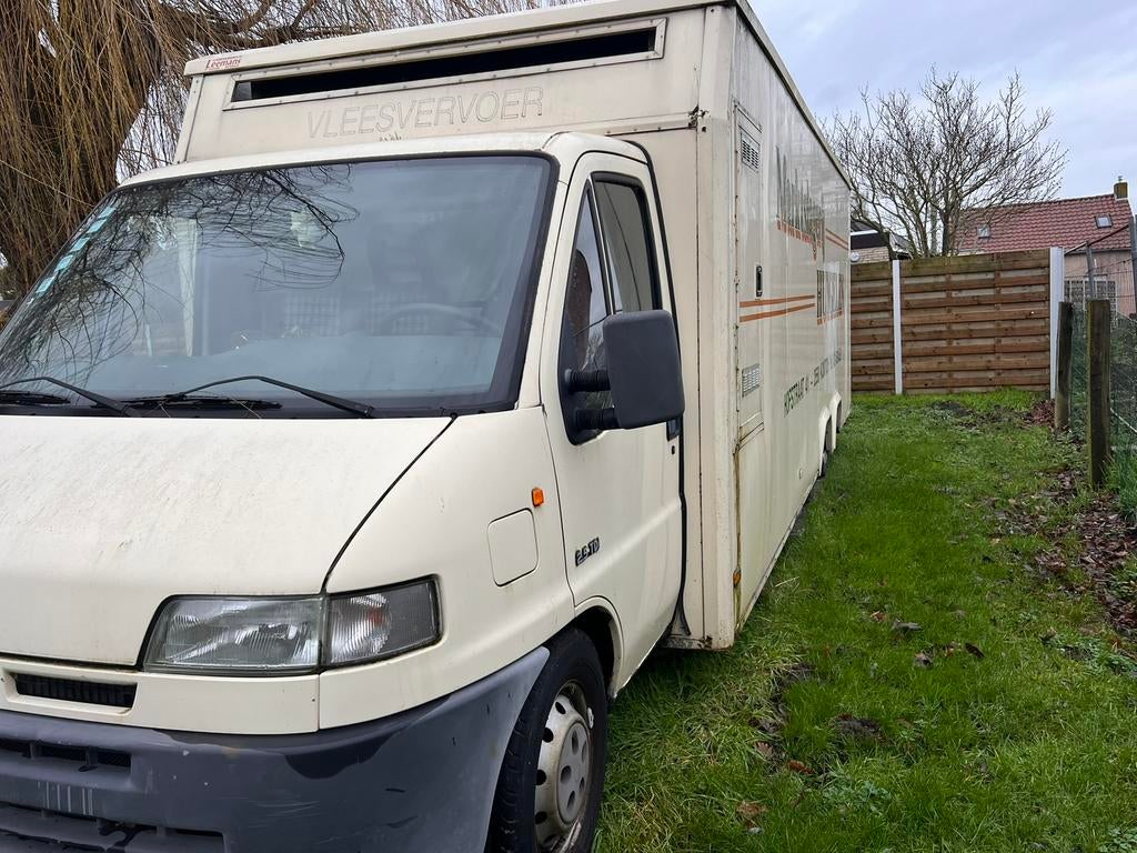 Te koop oude vleeswagen - foodtruck, Enlèvement