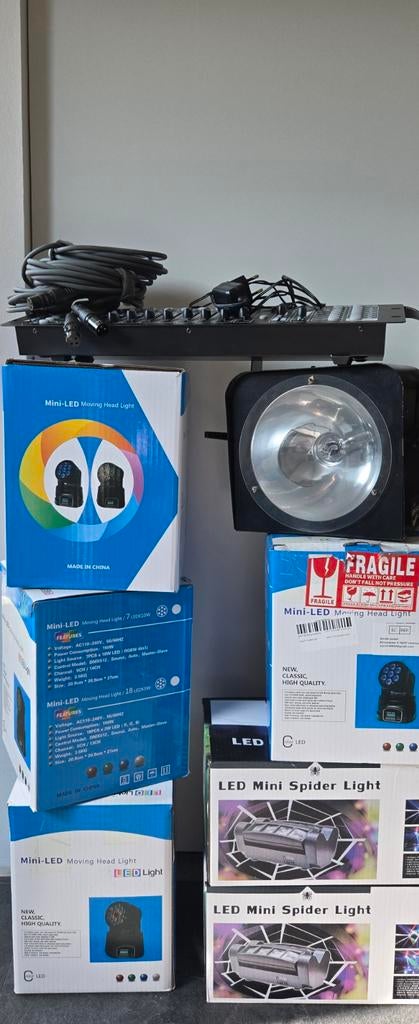 4 x moving head + 2 x spider + Beamz 192 + strobe + pulse fx, Muziek en Instrumenten, Ophalen, Zo goed als nieuw, Licht, Kleur