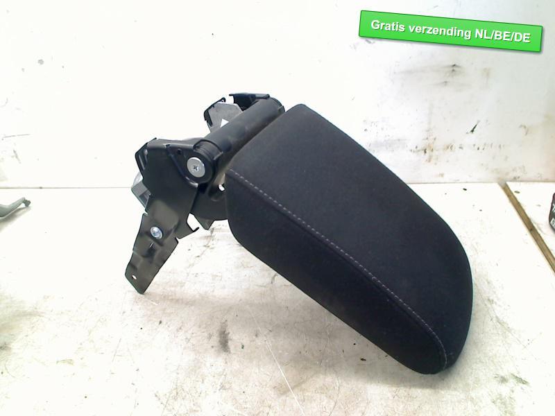 ACCOUDOIR Volkswagen Golf VII (AUA) (5G0864207D), Autos : Pièces & Accessoires, Utilisé, De Bloemendaal 21 21
5221 EB  'S HERTOGENBOSCH, NL