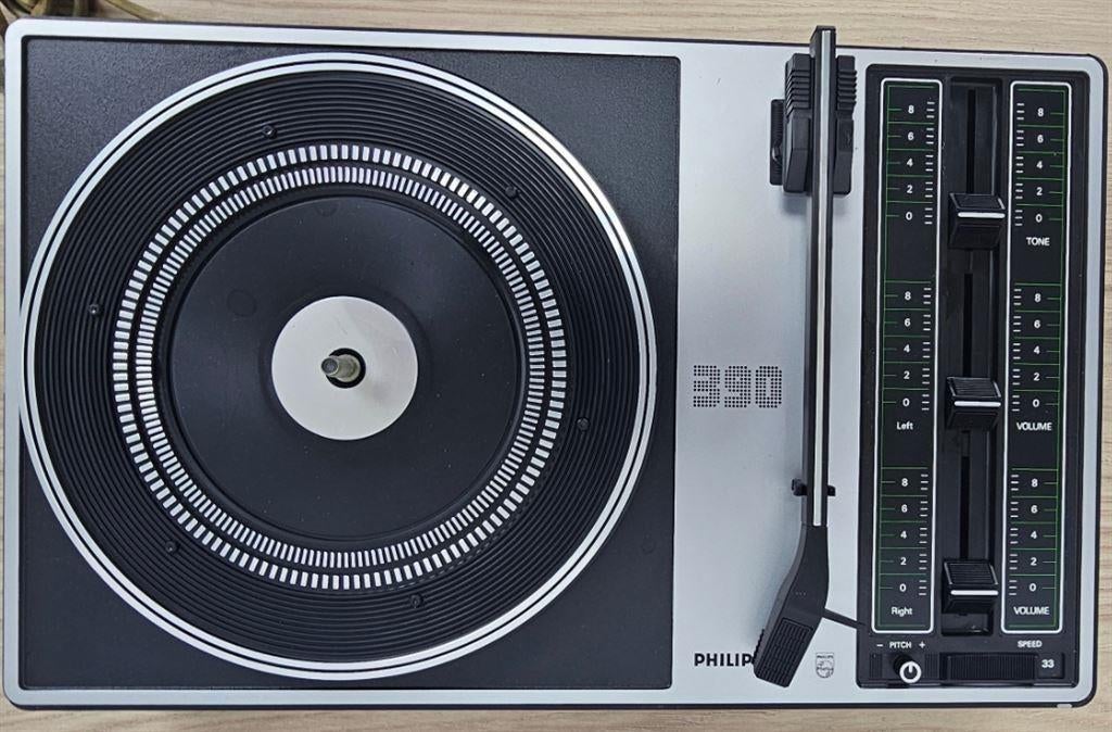 Philips 390-platenspeler ingebouwde vesterker, Audio, Tv en Foto, Ophalen of Verzenden, Gebruikt, Platenspeler, Philips