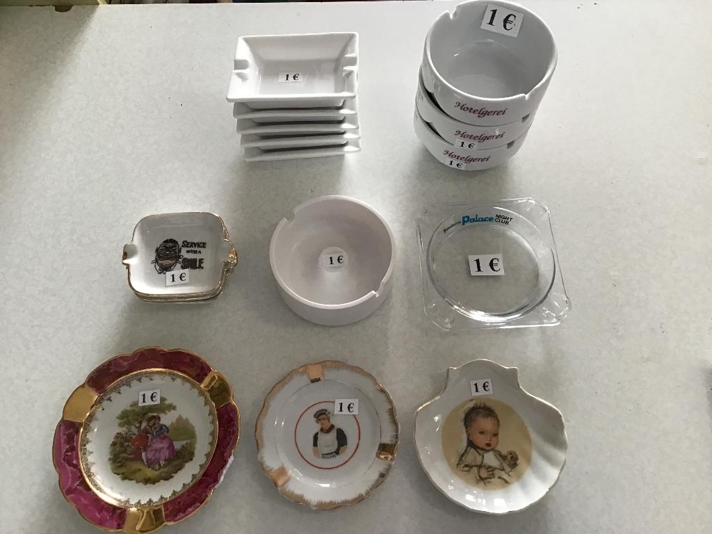 20 tal asbakken aan slechts 1 euro, Antiek en Kunst, Ophalen of Verzenden