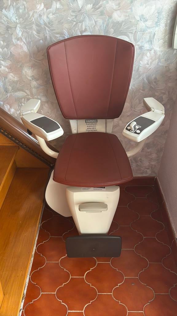 traplift merk Thyssenkrupp, Huis en Inrichting, Ophalen, Zo goed als nieuw