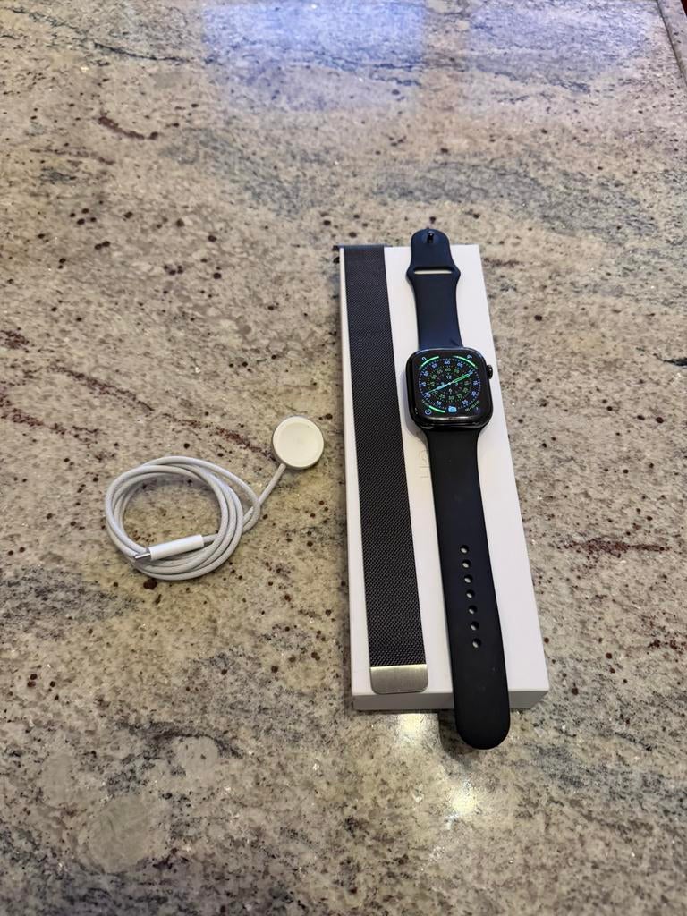 Apple Watch 11 Tit. Réseau cellulaire et Airpods 3 Pro !, Enlèvement, Comme neuf