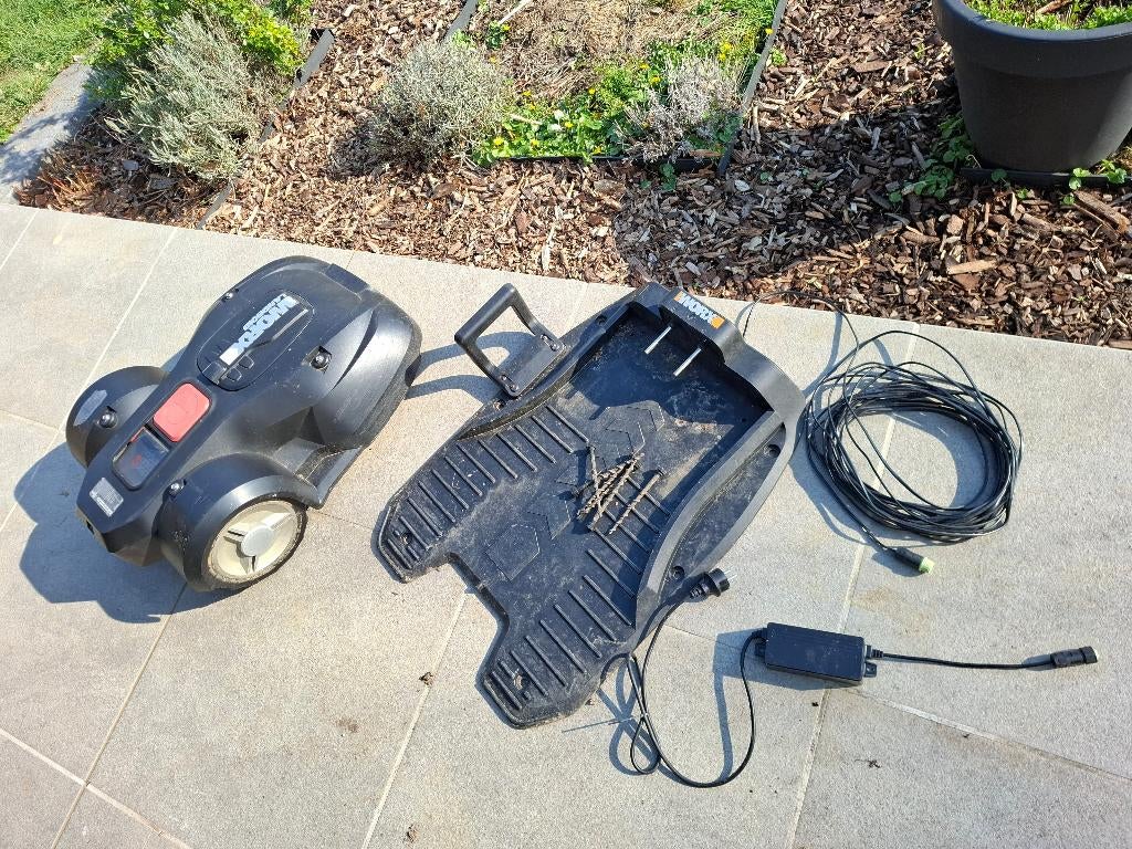 Tondeuse robot Worx Landroid WG797E.1 -- 2000m² -- 2018, Jardin & Terrasse, Tondeuses robotisées, 20 à 25 cm, Worx, Enlèvement