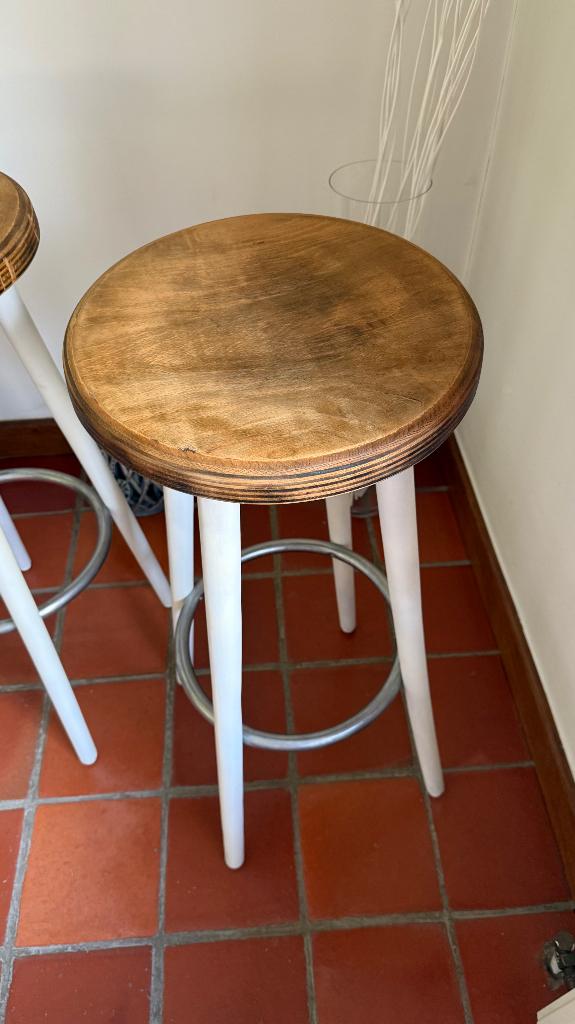Tabourets, Maison & Meubles, 90 cm ou plus, Avec repose-pieds, 2 tabourets, Enlèvement